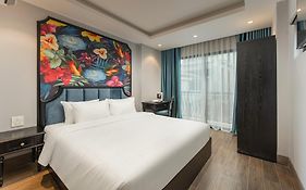 Aurora Hotel & Apartment